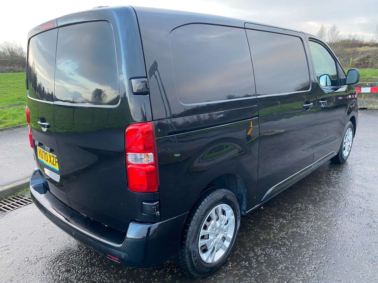 A 2020 VAUXHALL VIVARO 2.0 Turbo D 3100 Sportive NO VAT VAN Euro 6 (s/s) (120 ps) A 2020 VAUXHALL VIVARO 2.0 Turbo D 3100 Sportive NO VAT VAN Euro 6 (s/s) (120 ps)