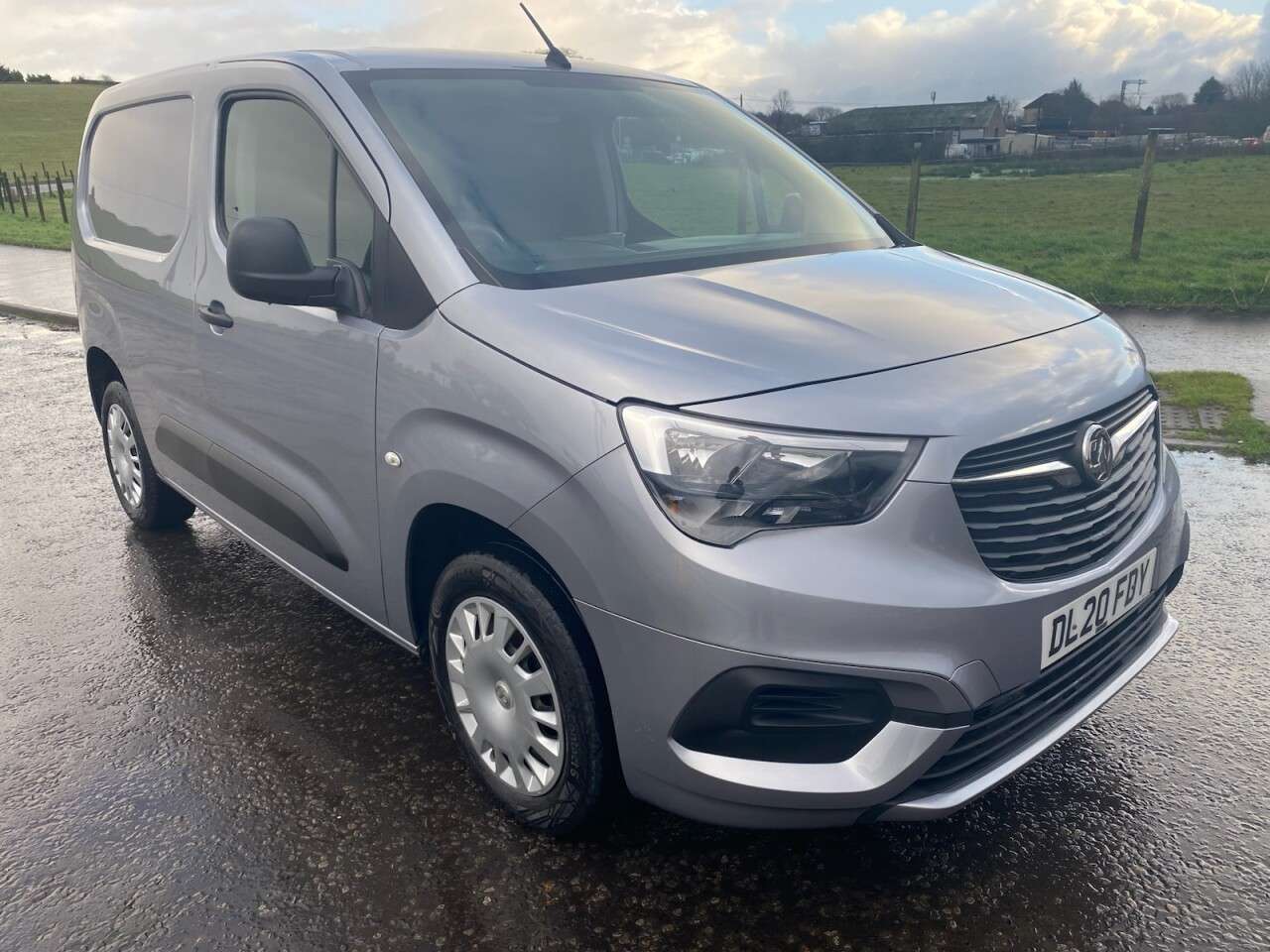 A 2020 VAUXHALL COMBO 1.6 Turbo D 2300 Sportive NO VAT VAN Euro 6 (s/s) (100 ps) A 2020 VAUXHALL COMBO 1.6 Turbo D 2300 Sportive NO VAT VAN Euro 6 (s/s) (100 ps)