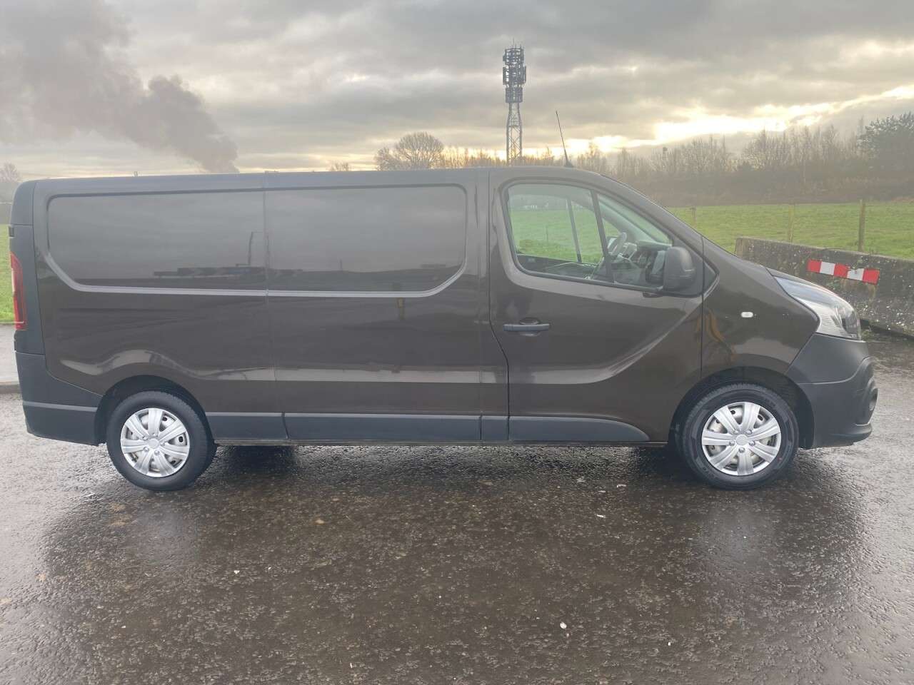 A 2021 RENAULT TRAFIC 2.0 dCi ENERGY 30 Business+ LWB NO VAT VAN Euro 6 (s/s) (120 ps) A 2021 RENAULT TRAFIC 2.0 dCi ENERGY 30 Business+ LWB NO VAT VAN Euro 6 (s/s) (120 ps)