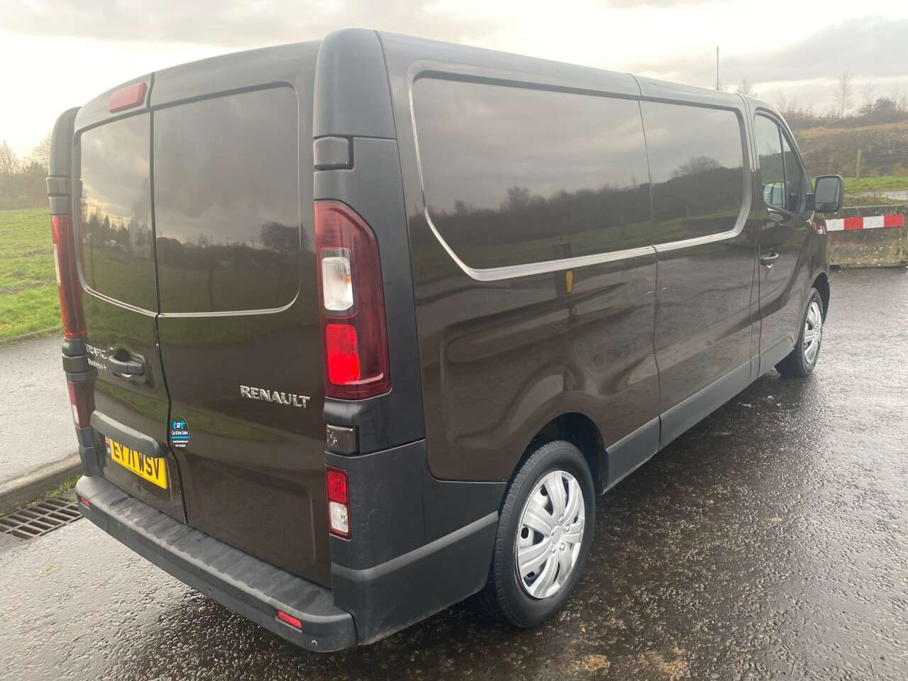 A 2021 RENAULT TRAFIC 2.0 dCi ENERGY 30 Business+ LWB NO VAT VAN Euro 6 (s/s) (120 ps) A 2021 RENAULT TRAFIC 2.0 dCi ENERGY 30 Business+ LWB NO VAT VAN Euro 6 (s/s) (120 ps)