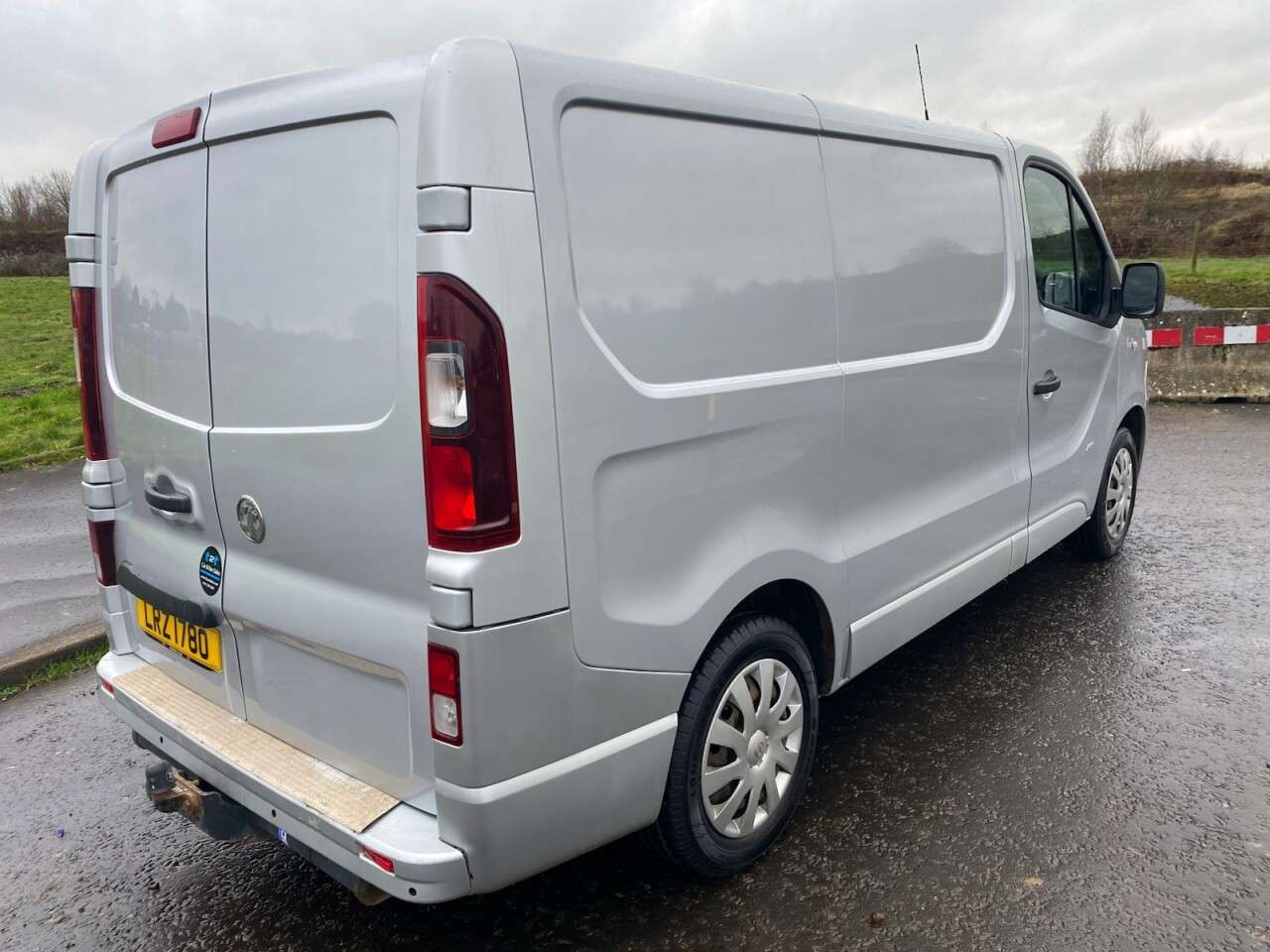 A 2016 VAUXHALL VIVARO 1.6 CDTi 2700 BiTurbo ecoFLEX Sportive NO VAT VAN 120 ps A 2016 VAUXHALL VIVARO 1.6 CDTi 2700 BiTurbo ecoFLEX Sportive NO VAT VAN 120 ps