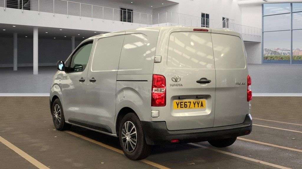A 2017 TOYOTA PROACE 1.6D Compact NO VAT VAN SWB Euro 6 (95 ps) A 2017 TOYOTA PROACE 1.6D Compact NO VAT VAN SWB Euro 6 (95 ps)