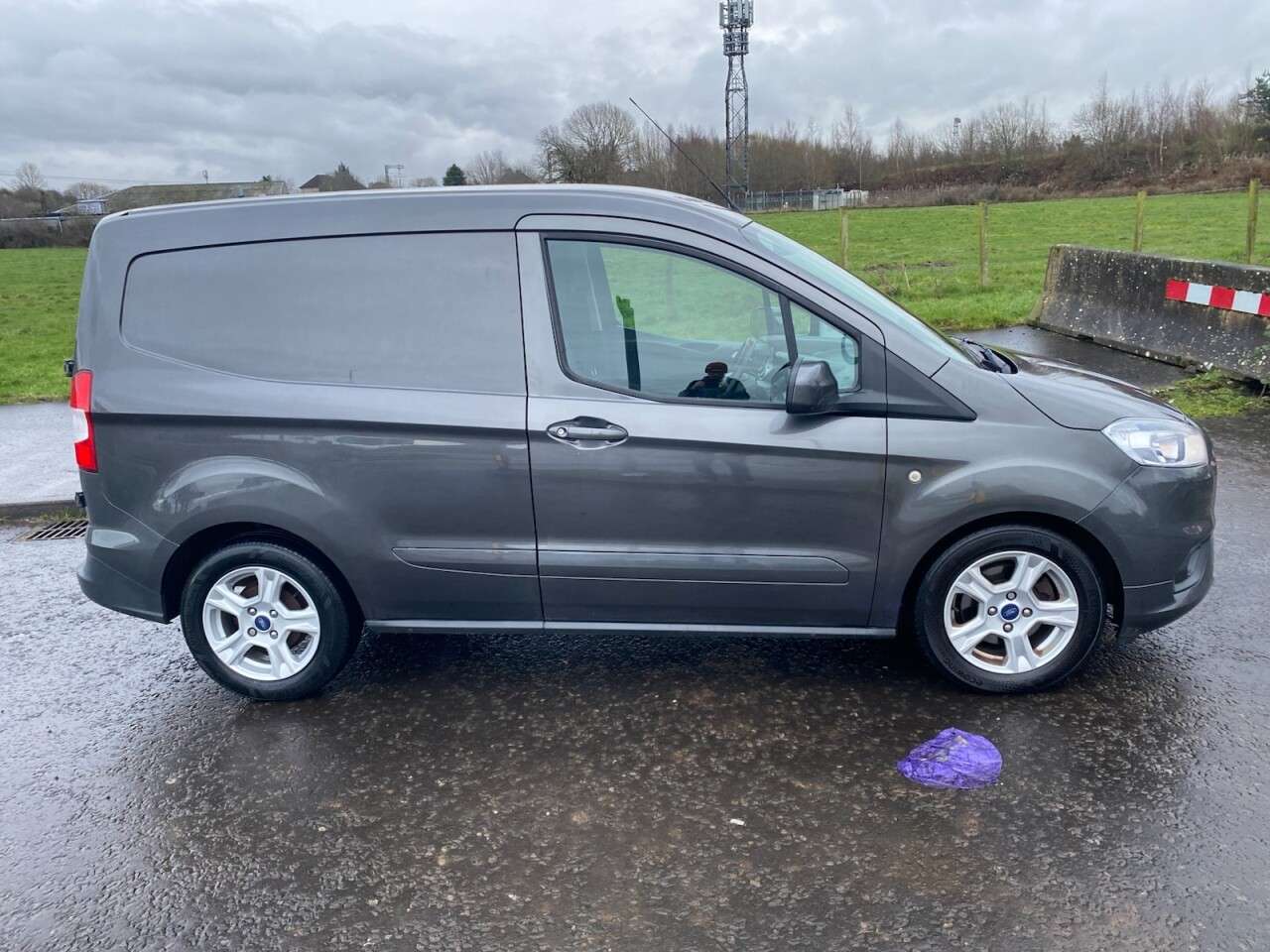 A 2018 FORD TRANSIT COURIER 1.5 TDCi Limited NO VAT VAN Euro 6 (100 ps) A 2018 FORD TRANSIT COURIER 1.5 TDCi Limited NO VAT VAN Euro 6 (100 ps)