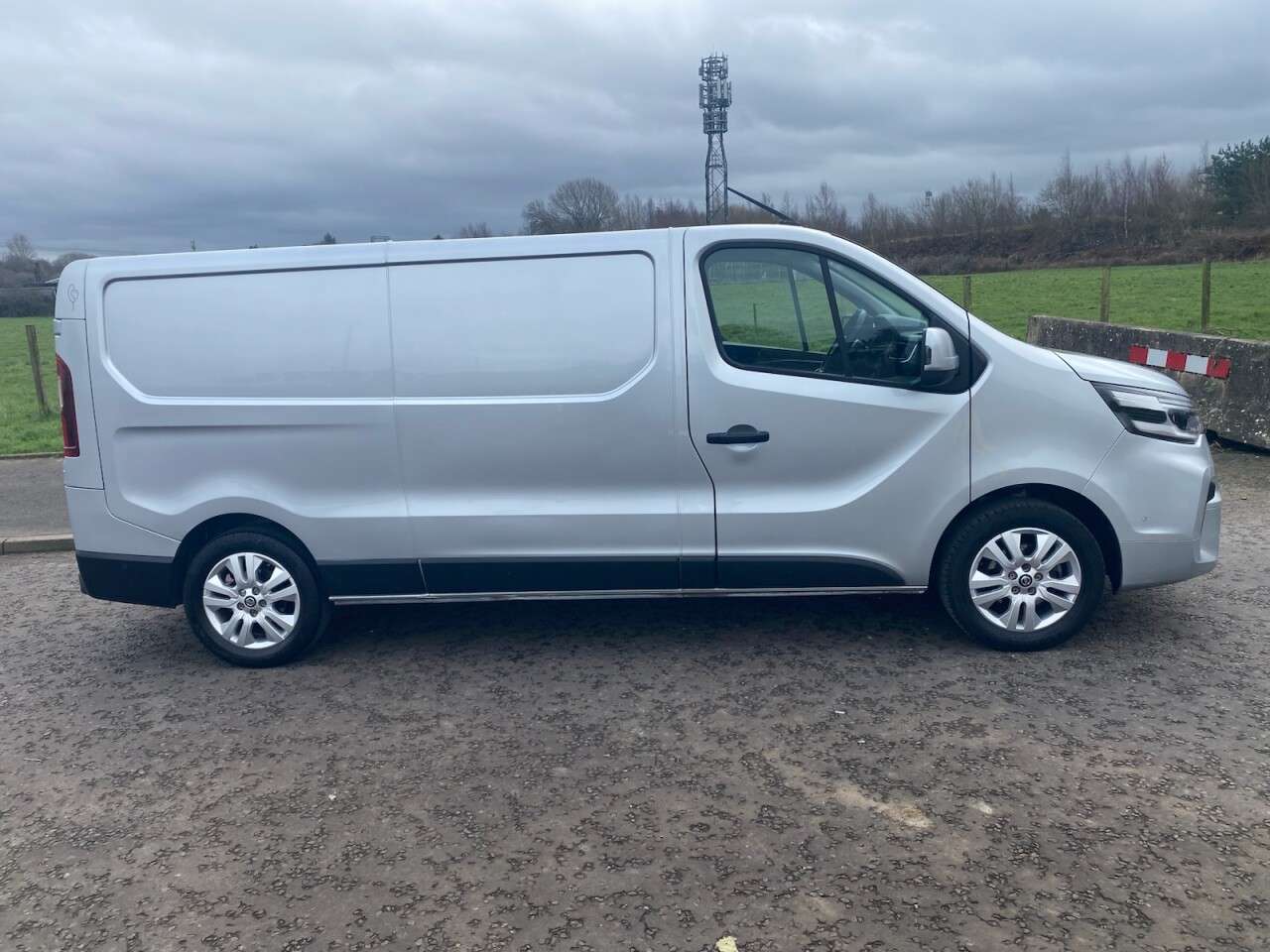 A 2022 NISSAN PRIMASTAR 2.0 dCi 30 Tekna LWB NAV NO VAT VAN L2 Euro 6 (s/s) (110 ps) A 2022 NISSAN PRIMASTAR 2.0 dCi 30 Tekna LWB NAV NO VAT VAN L2 Euro 6 (s/s) (110 ps)