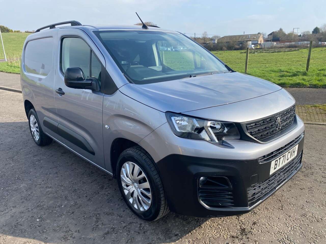 A 2021 PEUGEOT PARTNER 1.5 BlueHDi 1000 Professional Premium NO VAT VAN Euro 6 (100 bhp) A 2021 PEUGEOT PARTNER 1.5 BlueHDi 1000 Professional Premium NO VAT VAN Euro 6 (100 bhp)