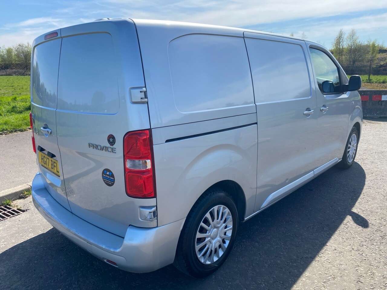 A 2017 TOYOTA PROACE 1.6D Comfort Medium NO VAT VAN MWB Euro 6 (s/s) (115 ps) A 2017 TOYOTA PROACE 1.6D Comfort Medium NO VAT VAN MWB Euro 6 (s/s) (115 ps)