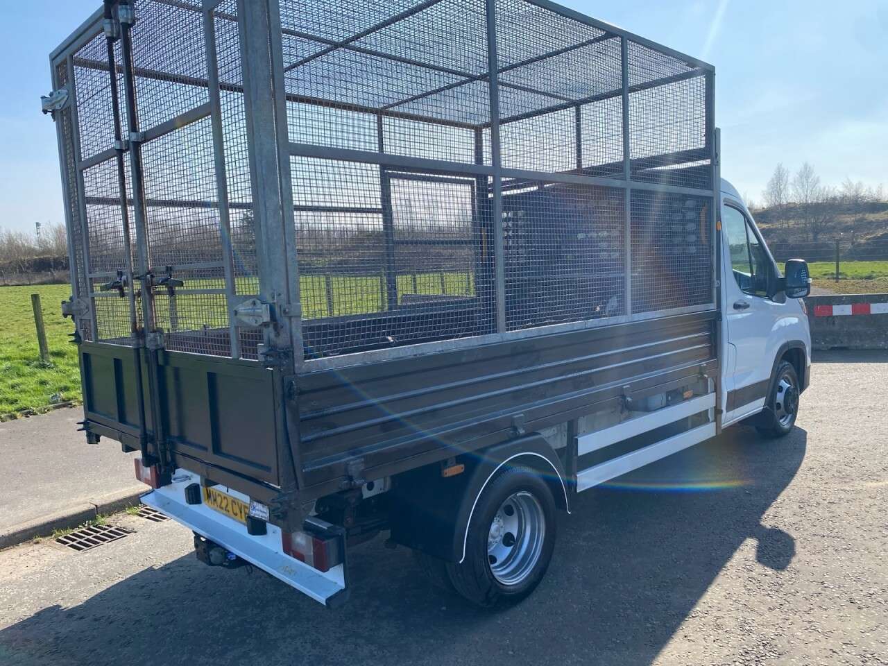 A 2022 MAXUS DELIVER 9 2.0 D20 150 MWB TIPPER WITH CAGE NO VAT A 2022 MAXUS DELIVER 9 2.0 D20 150 MWB TIPPER WITH CAGE NO VAT
