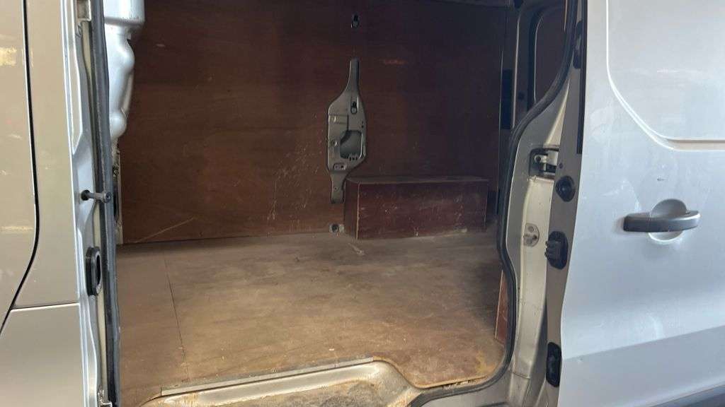 2017 NISSAN NV300 2017 NISSAN NV300