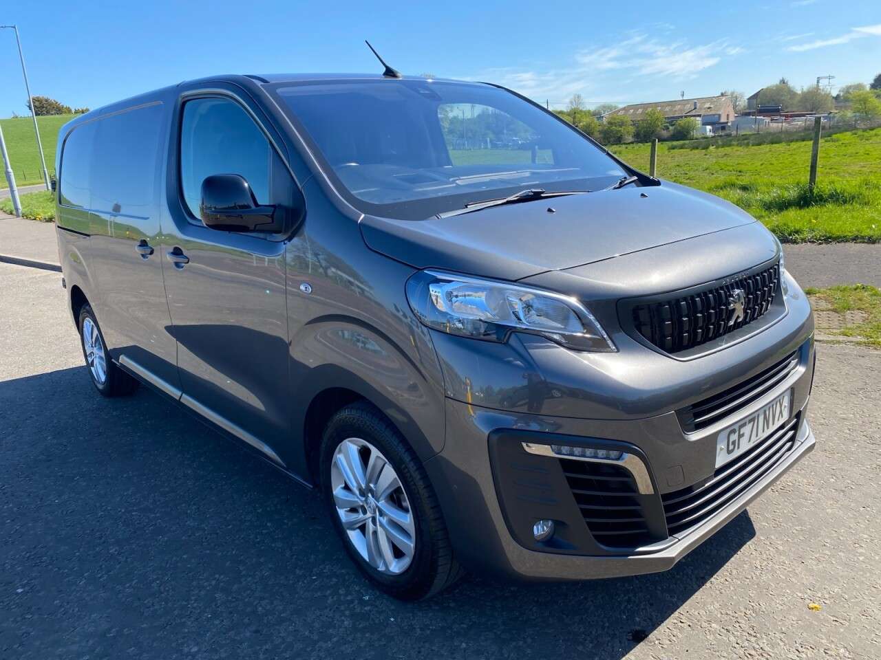 A 2021 PEUGEOT EXPERT 2.0 BlueHDi 1400 ASPHALT PREMIUM NAV NO VAT VAN MWB Euro 6 (s/s) (145 ps) A 2021 PEUGEOT EXPERT 2.0 BlueHDi 1400 ASPHALT PREMIUM NAV NO VAT VAN MWB Euro 6 (s/s) (145 ps)