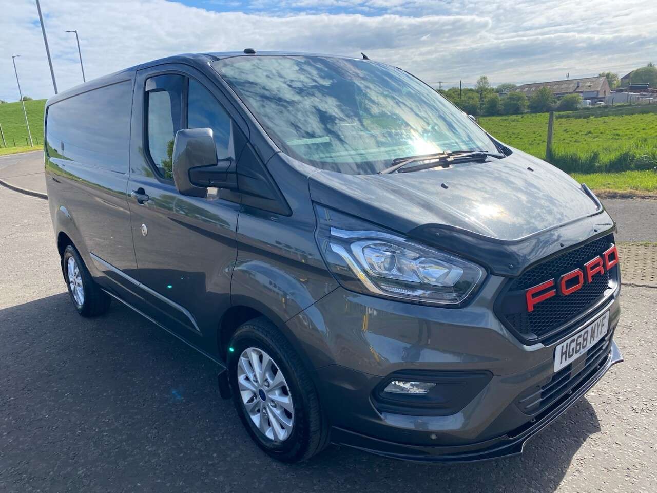 A 2019 FORD TRANSIT CUSTOM 2.0 280 EcoBlue LIMITED NO VAT VAN Euro 6 (130 ps) WET BELTS DONE A 2019 FORD TRANSIT CUSTOM 2.0 280 EcoBlue LIMITED NO VAT VAN Euro 6 (130 ps) WET BELTS DONE