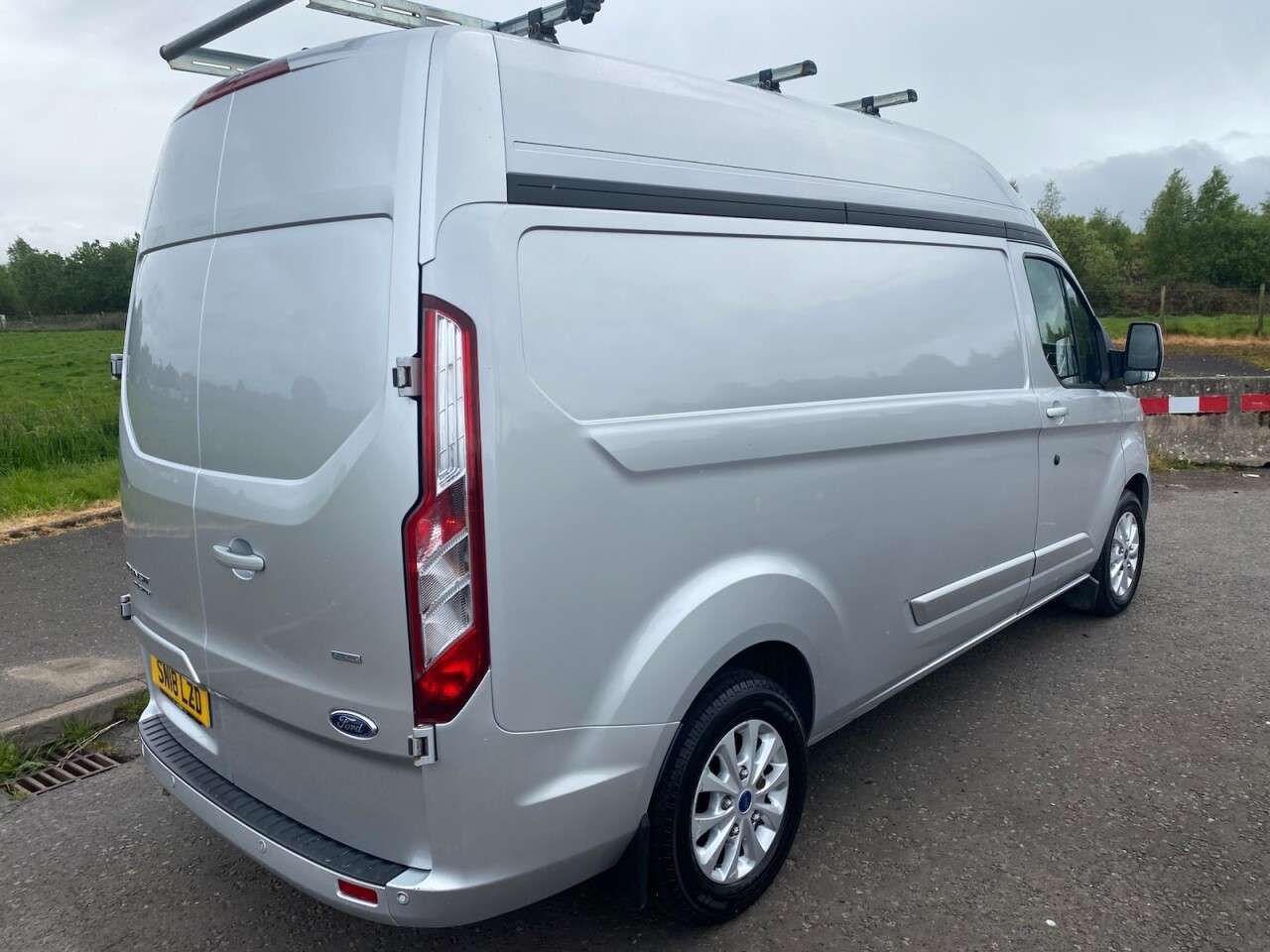 A 2018 FORD TRANSIT CUSTOM 2.0 300 EcoBlue LIMITED LWB HIGH ROOF NO VAT L2 H2 Euro 6 (130 ps) WET BELT A 2018 FORD TRANSIT CUSTOM 2.0 300 EcoBlue LIMITED LWB HIGH ROOF NO VAT L2 H2 Euro 6 (130 ps) WET BELT