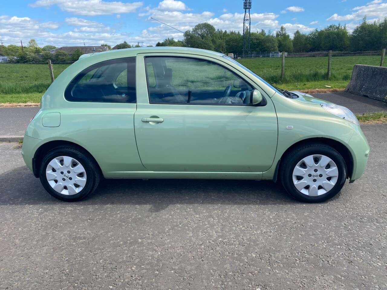 A 2005 NISSAN MICRA 1.4 16v SE Hatchback 3dr Petrol Manual (154 g/km, 87 bhp) A 2005 NISSAN MICRA 1.4 16v SE Hatchback 3dr Petrol Manual (154 g/km, 87 bhp)