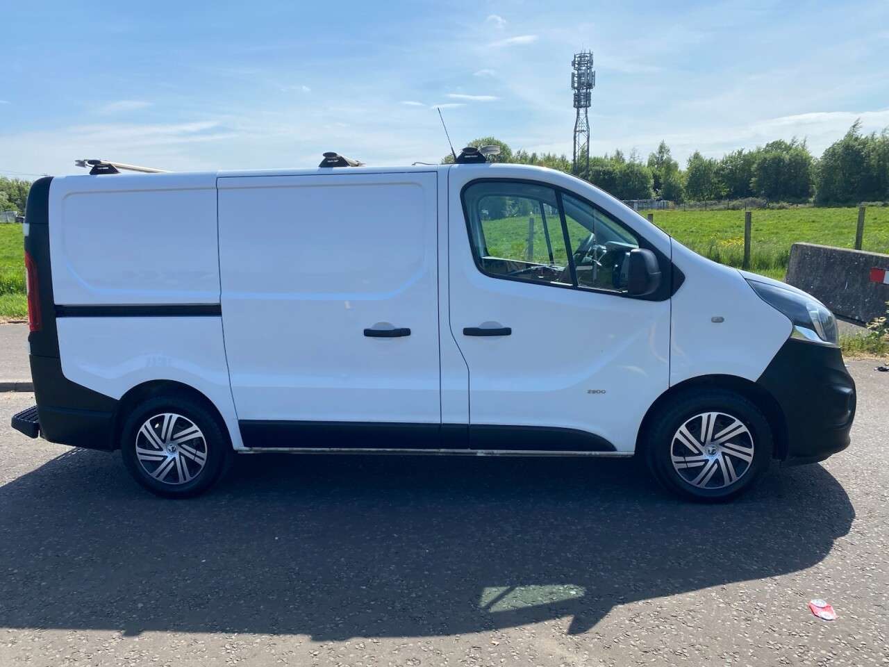 A 2016 VAUXHALL VIVARO 1.6 CDTi 2900 ecoFLEX NO VAT VAN (s/s) (90 ps) A 2016 VAUXHALL VIVARO 1.6 CDTi 2900 ecoFLEX NO VAT VAN (s/s) (90 ps)