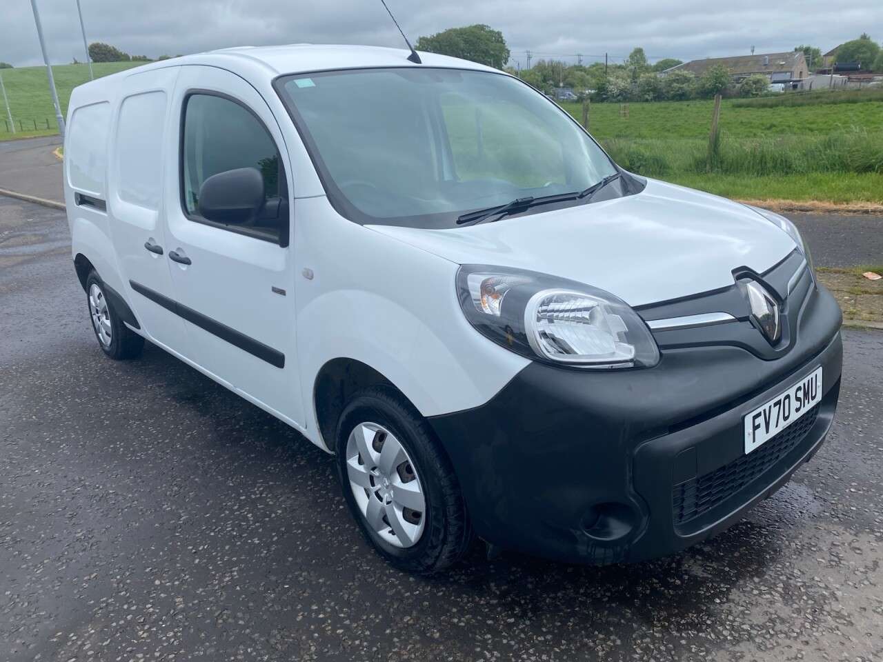 A 2020 RENAULT KANGOO MAXI ZE LL21 33kWh Business NO VAT Electric Auto L3 H1 (i) (60 ps) A 2020 RENAULT KANGOO MAXI ZE LL21 33kWh Business NO VAT Electric Auto L3 H1 (i) (60 ps)