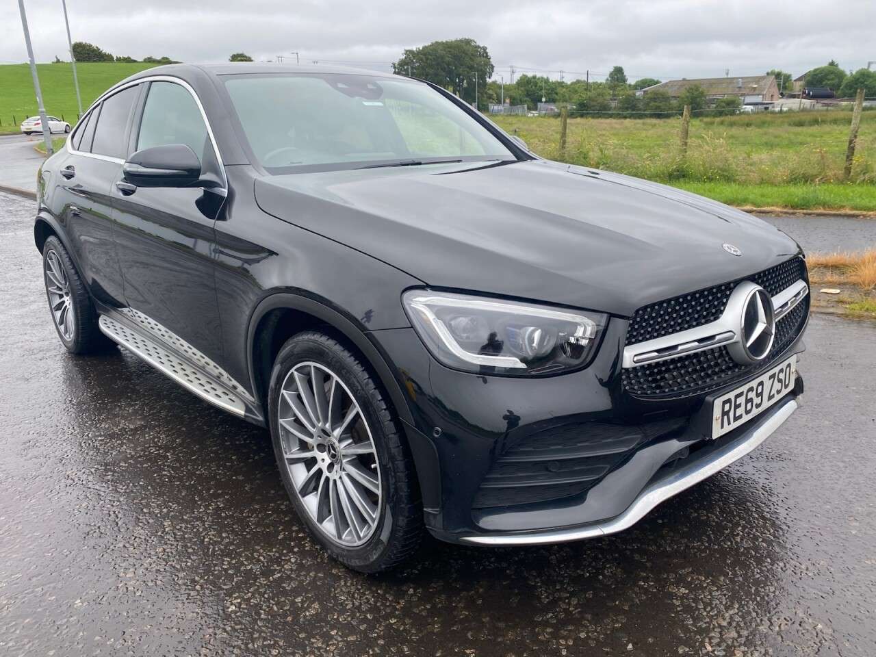A 2019 MERCEDES-BENZ GLC 2.0 GLC300d AMG Line (Premium) Coupe 5dr Diesel G-Tronic+ 4MATIC Euro 6 (s/ A 2019 MERCEDES-BENZ GLC 2.0 GLC300d AMG Line (Premium) Coupe 5dr Diesel G-Tronic+ 4MATIC Euro 6 (s/