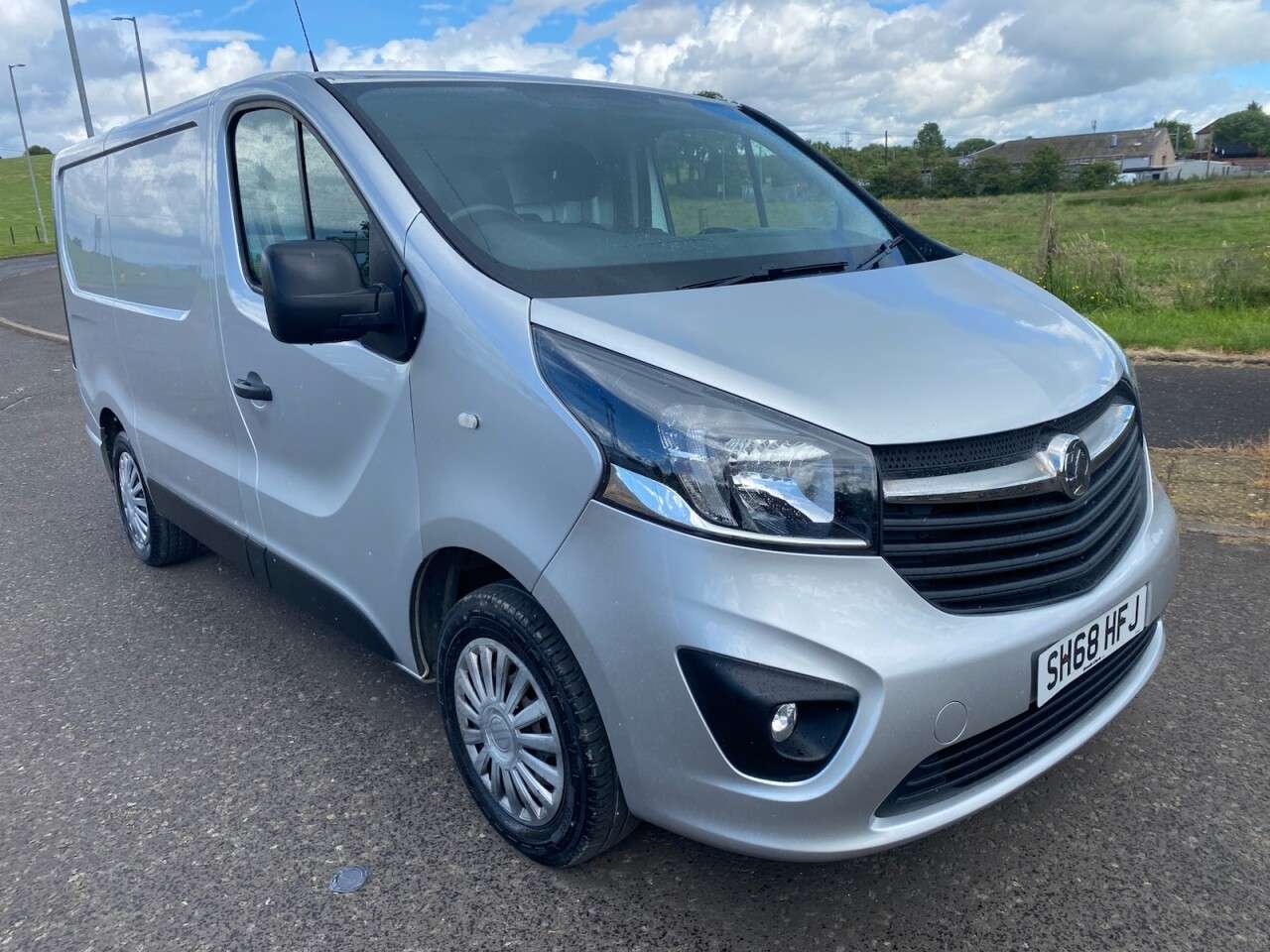 A 2018 VAUXHALL VIVARO 1.6 CDTi 2900 SPORTIVE NO VAT VAN L1 H1 Euro 6 (120 ps) A 2018 VAUXHALL VIVARO 1.6 CDTi 2900 SPORTIVE NO VAT VAN L1 H1 Euro 6 (120 ps)