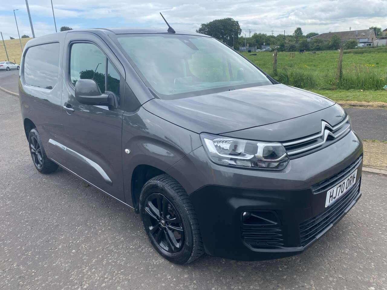 A 2020 CITROEN BERLINGO 1.5 BlueHDi 1000 DRIVER NAV M NO VAT VAN EAT8 Euro 6 (s/s) (130 ps) A 2020 CITROEN BERLINGO 1.5 BlueHDi 1000 DRIVER NAV M NO VAT VAN EAT8 Euro 6 (s/s) (130 ps)