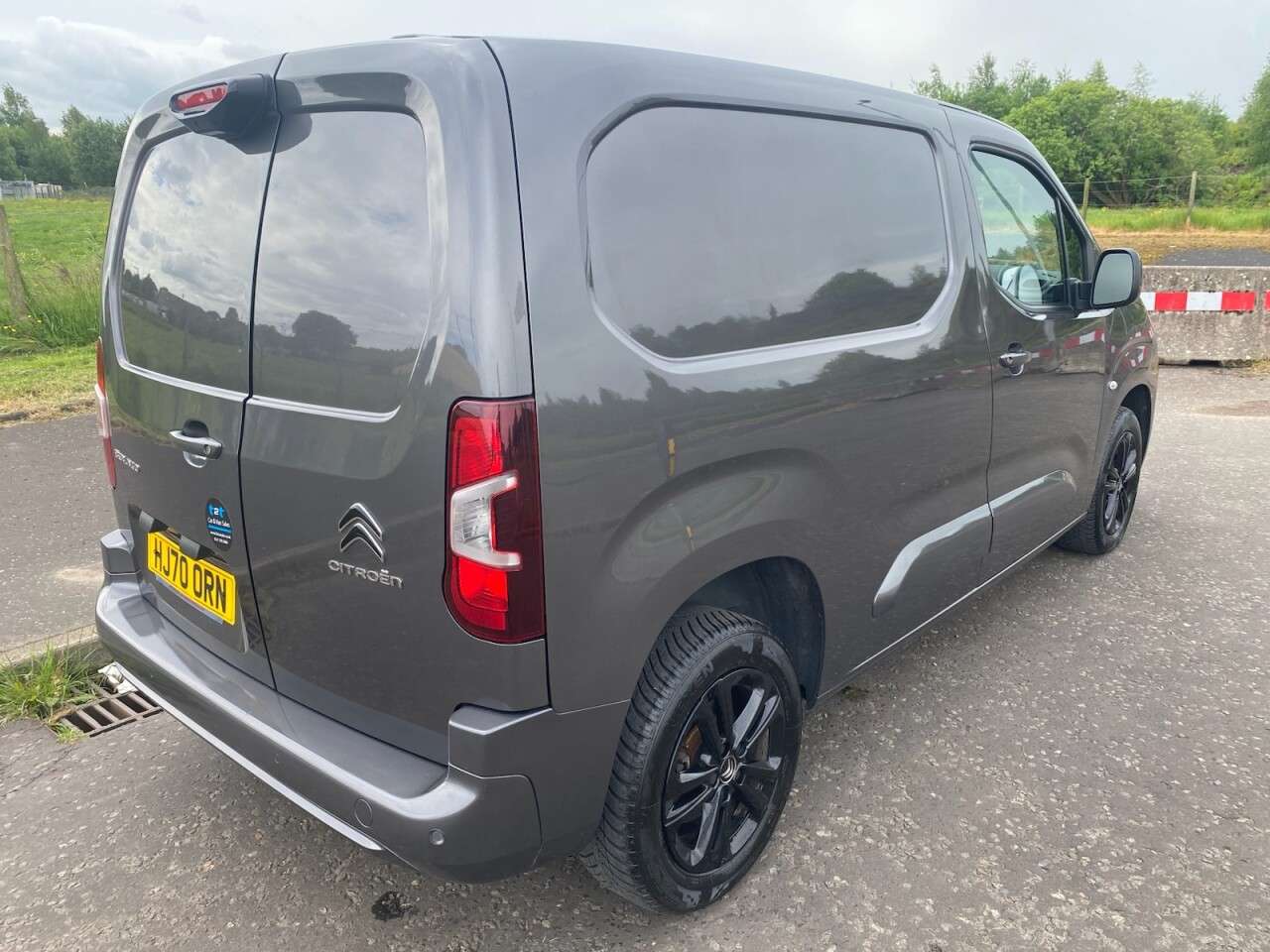 A 2020 CITROEN BERLINGO 1.5 BlueHDi 1000 DRIVER NAV M NO VAT VAN EAT8 Euro 6 (s/s) (130 ps) A 2020 CITROEN BERLINGO 1.5 BlueHDi 1000 DRIVER NAV M NO VAT VAN EAT8 Euro 6 (s/s) (130 ps)