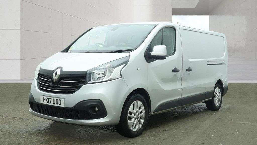 A 2017 RENAULT TRAFIC 1.6 dCi 29 SPORT NAV LWB VAN Euro 6 (120 ps) A 2017 RENAULT TRAFIC 1.6 dCi 29 SPORT NAV LWB VAN Euro 6 (120 ps)