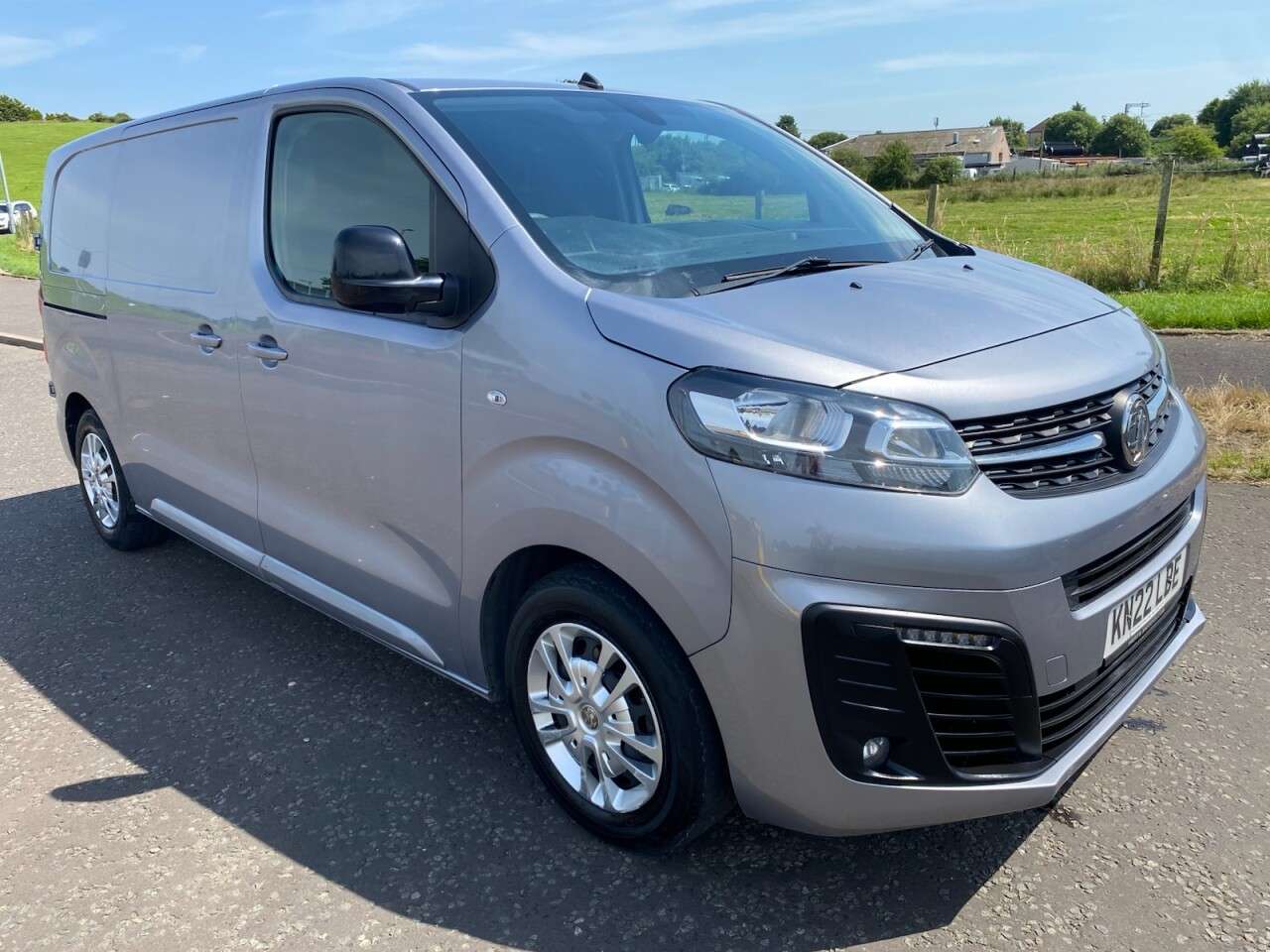 A 2022 VAUXHALL VIVARO 1.5 Turbo D 2700 SPORTIVE NO VAT VAN Euro 6 (s/s) (120 ps) A 2022 VAUXHALL VIVARO 1.5 Turbo D 2700 SPORTIVE NO VAT VAN Euro 6 (s/s) (120 ps)
