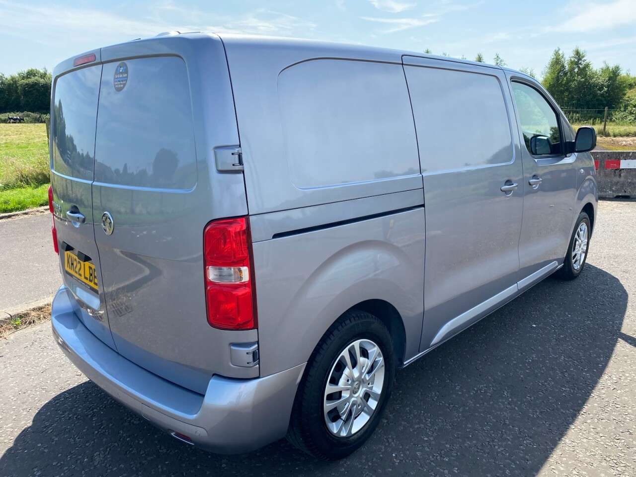A 2022 VAUXHALL VIVARO 1.5 Turbo D 2700 SPORTIVE NO VAT VAN Euro 6 (s/s) (120 ps) A 2022 VAUXHALL VIVARO 1.5 Turbo D 2700 SPORTIVE NO VAT VAN Euro 6 (s/s) (120 ps)