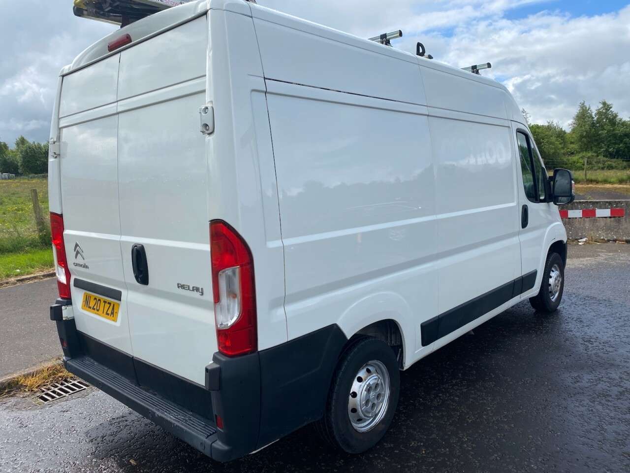 A 2020 CITROEN RELAY 2.2 BlueHDi 35 X NO VAT VAN L2 H2 High Roof Euro 6 (s/s) (140 ps) ONE OWNER A 2020 CITROEN RELAY 2.2 BlueHDi 35 X NO VAT VAN L2 H2 High Roof Euro 6 (s/s) (140 ps) ONE OWNER