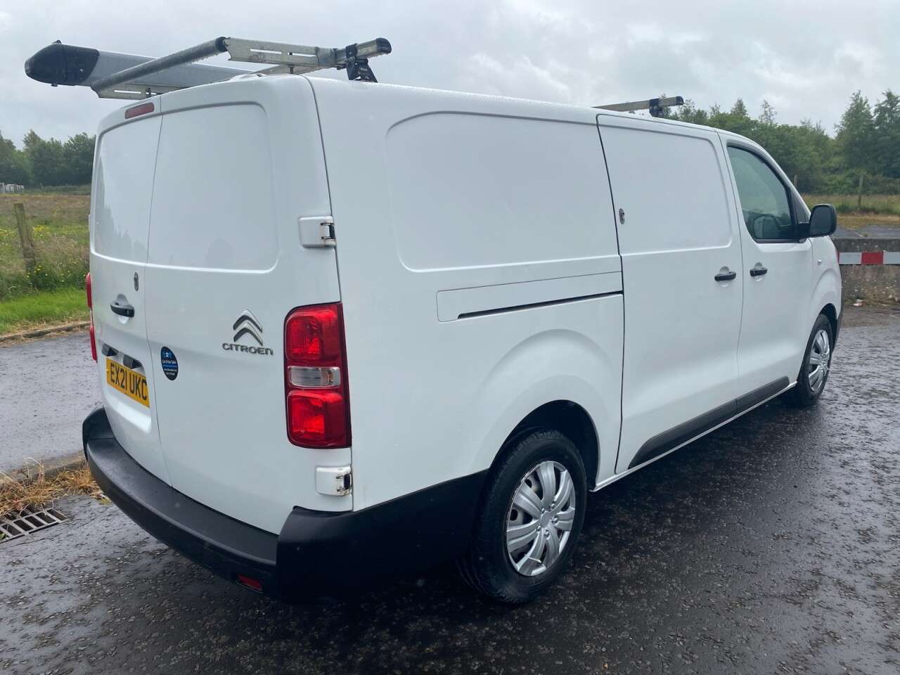 A 2021 CITROEN DISPATCH 2.0 BlueHDi 1400 Enterprise XL LWB NO VAT VAN Euro 6 (s/s) (120 ps) A 2021 CITROEN DISPATCH 2.0 BlueHDi 1400 Enterprise XL LWB NO VAT VAN Euro 6 (s/s) (120 ps)