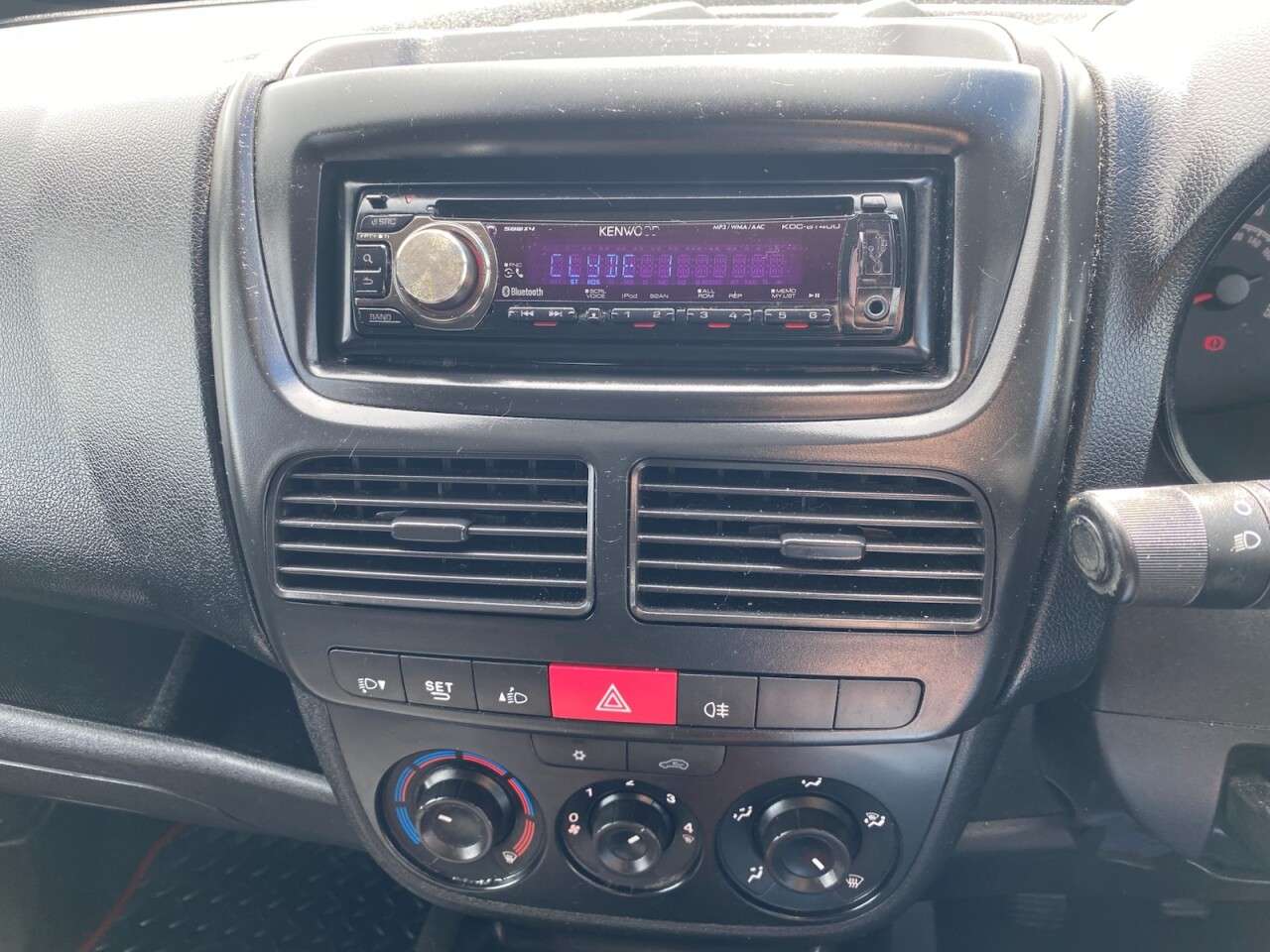 A 2015 VAUXHALL COMBO 1.2 CDTI 2300 L2H1 S/S SPORTIVE 5 SEAT NO VAT LWB CREW VAN 90 BHP SUPPLIED A 2015 VAUXHALL COMBO 1.2 CDTI 2300 L2H1 S/S SPORTIVE 5 SEAT NO VAT LWB CREW VAN 90 BHP SUPPLIED