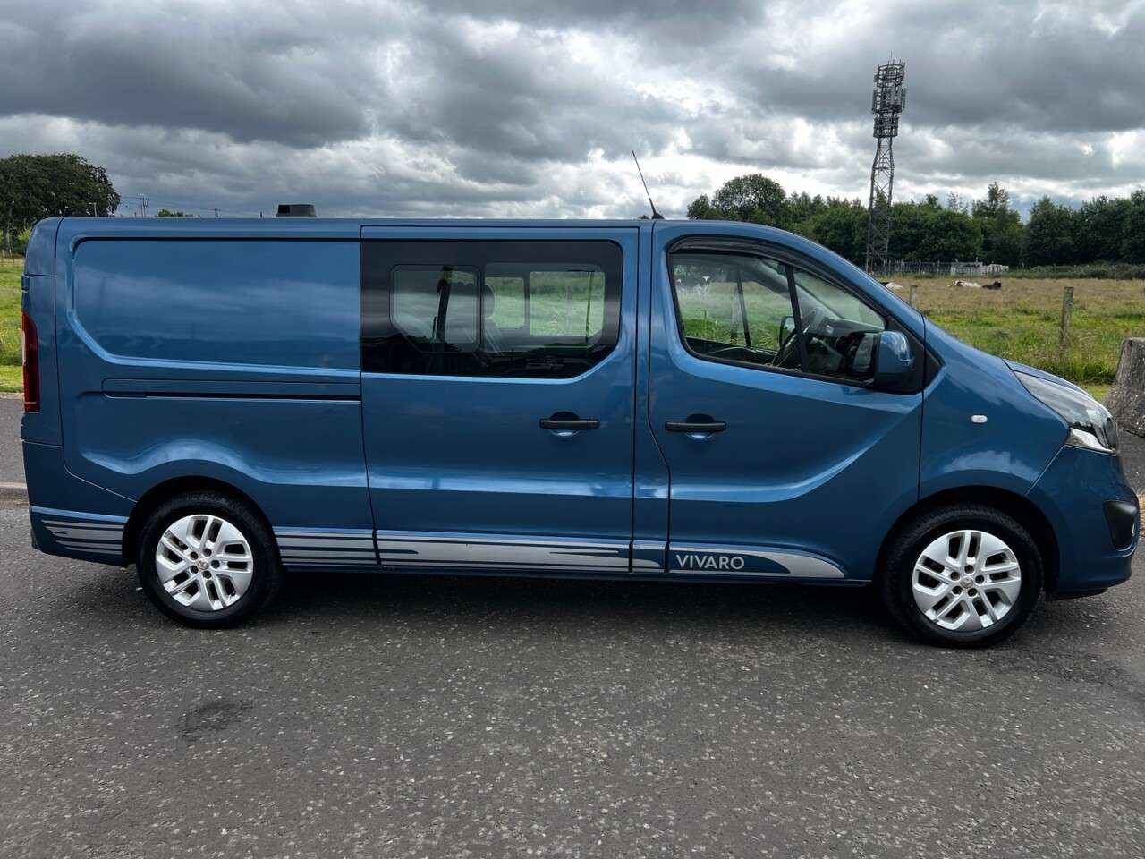 A 2018 VAUXHALL VIVARO 1.6 CDTi 2900 ecoTEC Limited Edition Nav LWB 6 SEAT NO VAT VAN Euro 6 (s/s) A 2018 VAUXHALL VIVARO 1.6 CDTi 2900 ecoTEC Limited Edition Nav LWB 6 SEAT NO VAT VAN Euro 6 (s/s)