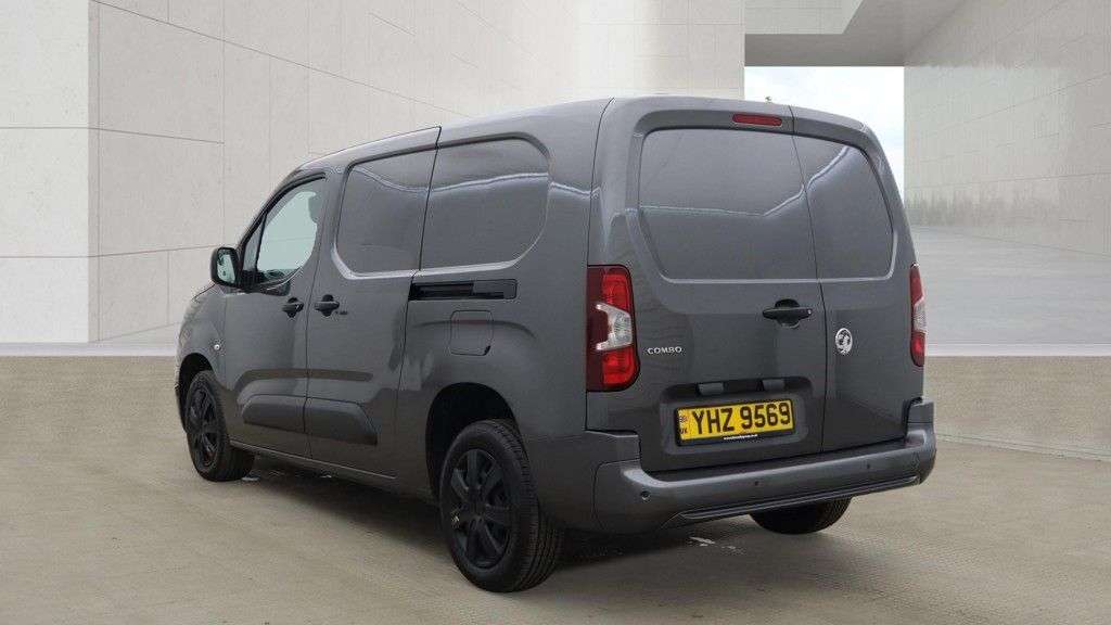 A 2022 VAUXHALL COMBO 1.5 Turbo D 2300 SPORTIVE LWB NO VAT VAN L2 H1 Euro 6 (100 ps) 3 SEATS A 2022 VAUXHALL COMBO 1.5 Turbo D 2300 SPORTIVE LWB NO VAT VAN L2 H1 Euro 6 (100 ps) 3 SEATS