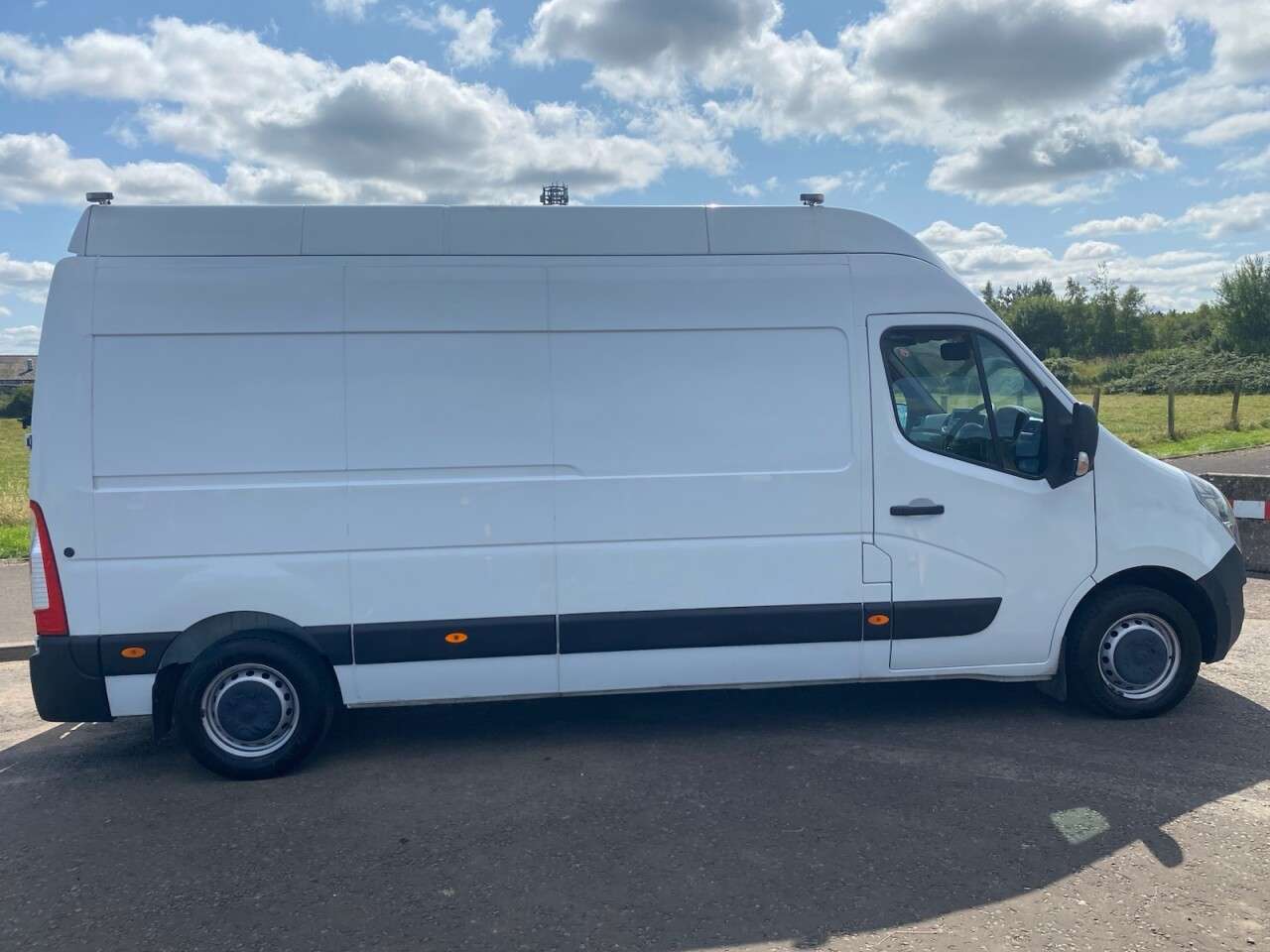 A 2021 VAUXHALL MOVANO 2.3 CDTi 3500 BiTurbo Edition TAILLIFT NO VAT L3 H3 Euro 6 (135 ps) V A T Q A 2021 VAUXHALL MOVANO 2.3 CDTi 3500 BiTurbo Edition TAILLIFT NO VAT L3 H3 Euro 6 (135 ps) V A T Q