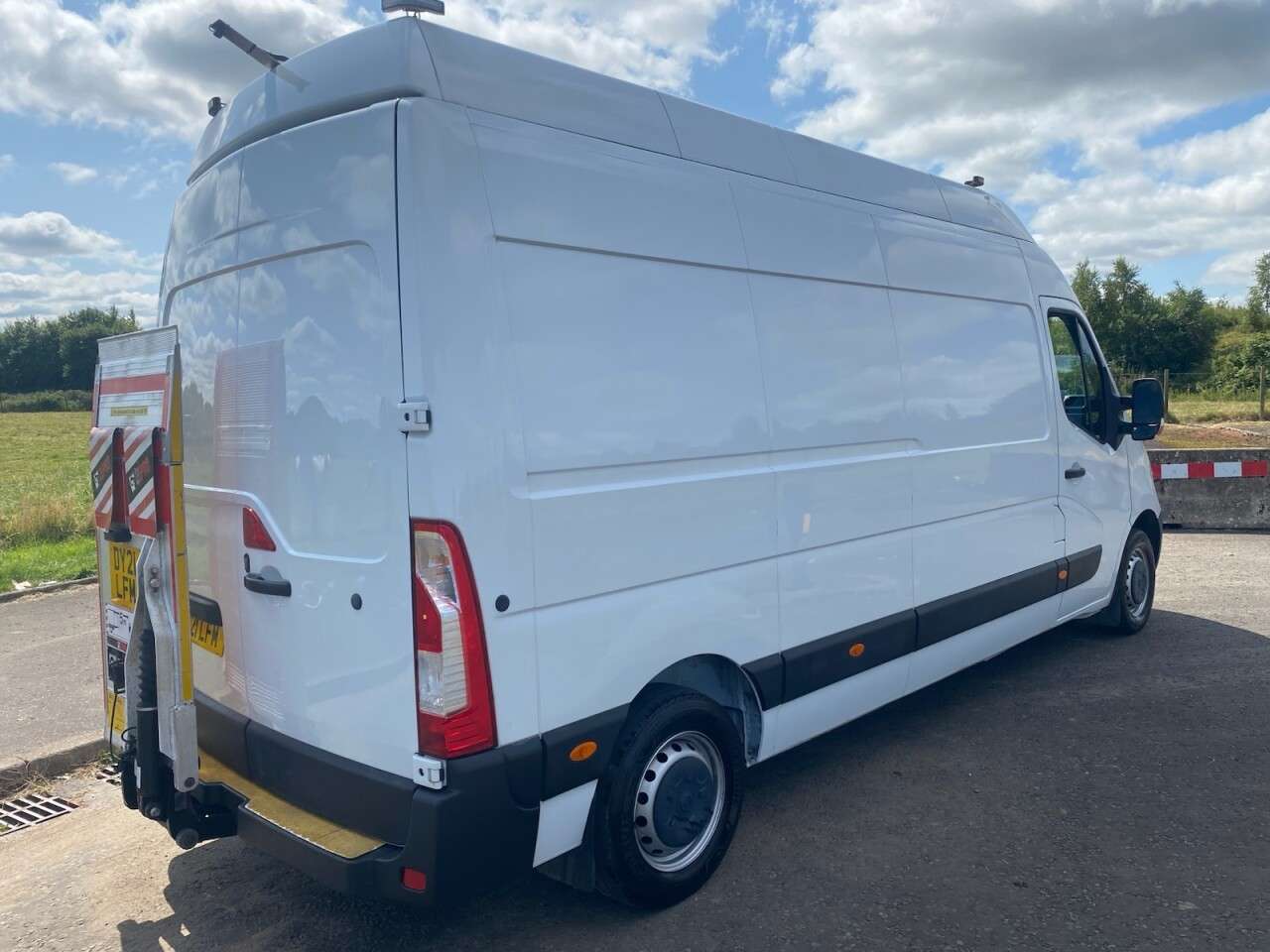 A 2021 VAUXHALL MOVANO 2.3 CDTi 3500 BiTurbo Edition TAILLIFT NO VAT L3 H3 Euro 6 (135 ps) V A T Q A 2021 VAUXHALL MOVANO 2.3 CDTi 3500 BiTurbo Edition TAILLIFT NO VAT L3 H3 Euro 6 (135 ps) V A T Q