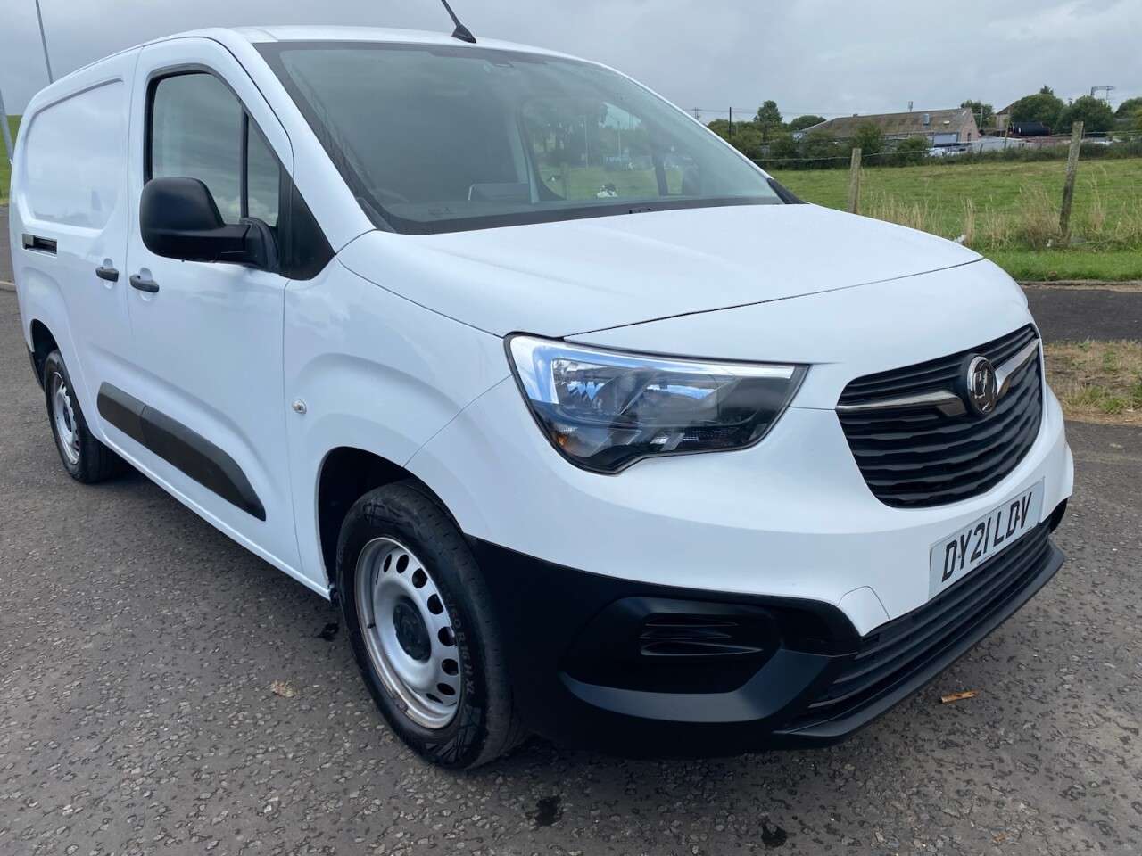 A 2021 VAUXHALL COMBO 1.5 Turbo D 2300 Edition LWB NAV NO VAT VAN L2 H1 Euro 6 (100 ps) SAT VAV+L A 2021 VAUXHALL COMBO 1.5 Turbo D 2300 Edition LWB NAV NO VAT VAN L2 H1 Euro 6 (100 ps) SAT VAV+L