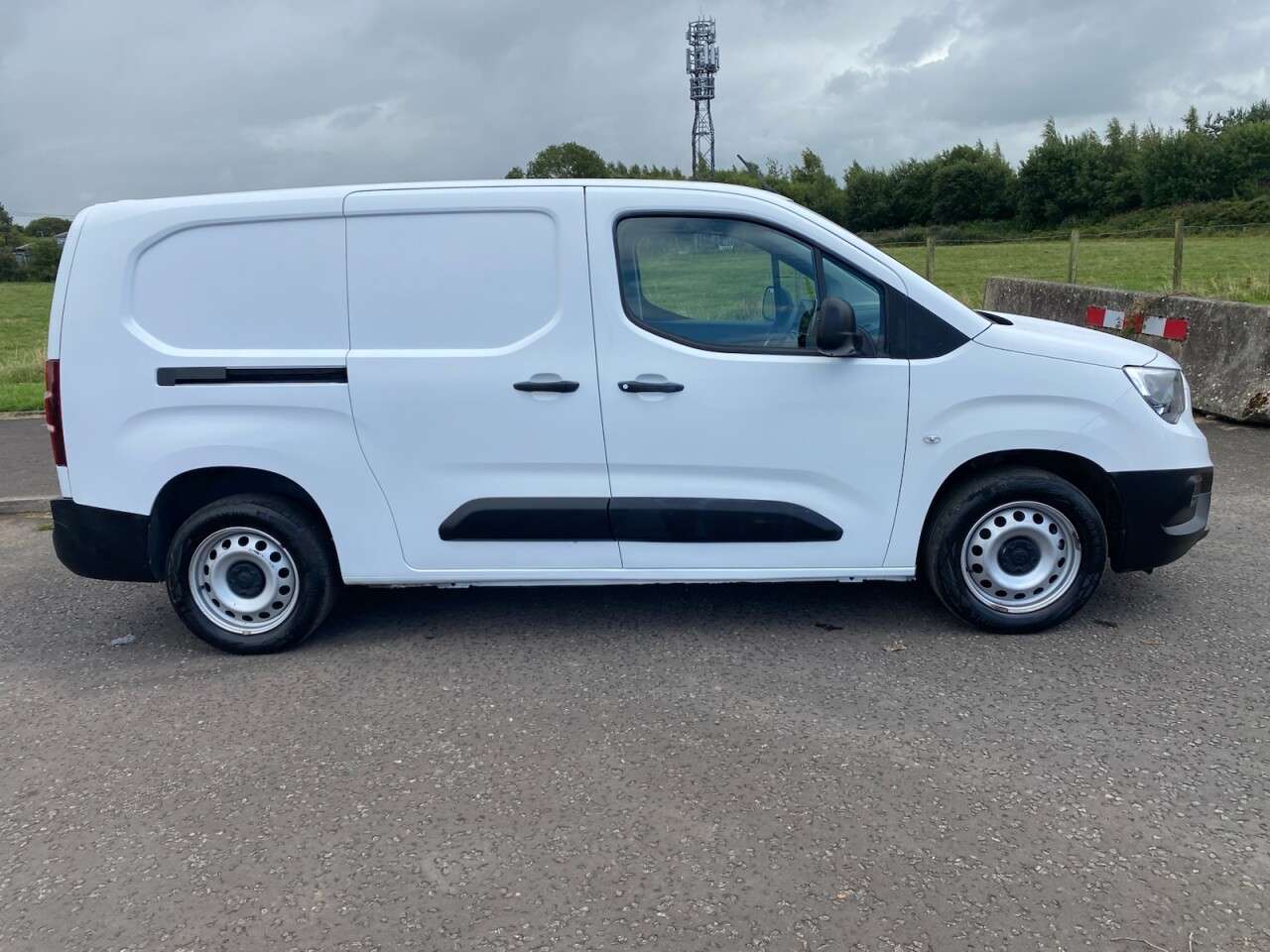 A 2021 VAUXHALL COMBO 1.5 Turbo D 2300 Edition LWB NAV NO VAT VAN L2 H1 Euro 6 (100 ps) SAT VAV+L A 2021 VAUXHALL COMBO 1.5 Turbo D 2300 Edition LWB NAV NO VAT VAN L2 H1 Euro 6 (100 ps) SAT VAV+L
