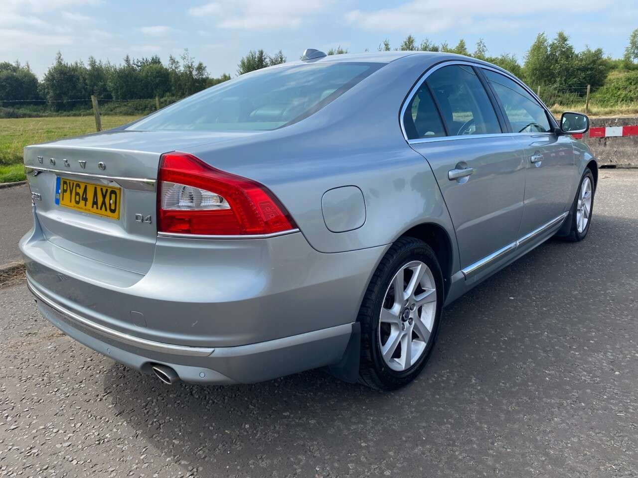 A 2014 VOLVO S80 2.0 D4 SE Lux Saloon 4dr Diesel Geartronic Euro 6 (s/s) (181 ps) A 2014 VOLVO S80 2.0 D4 SE Lux Saloon 4dr Diesel Geartronic Euro 6 (s/s) (181 ps)