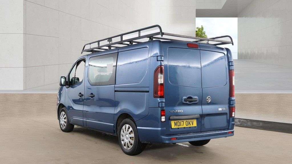 A 2017 VAUXHALL VIVARO 1.6 CDTi 2900 Sportive 6 SEAT NO VAT COMBI VAN Euro 6 (s/s) (6 Seat) (125 p A 2017 VAUXHALL VIVARO 1.6 CDTi 2900 Sportive 6 SEAT NO VAT COMBI VAN Euro 6 (s/s) (6 Seat) (125 p