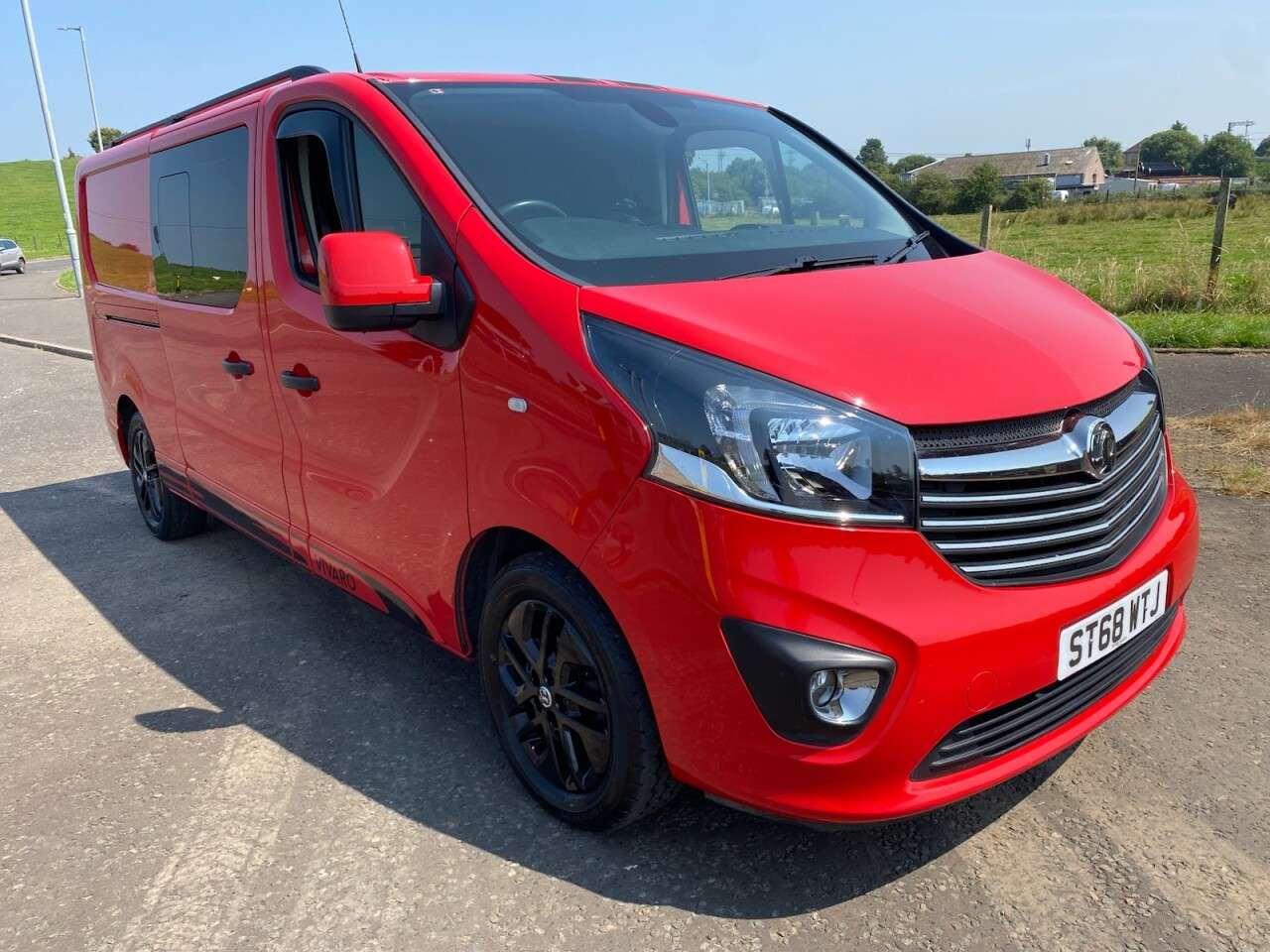 A 2018 VAUXHALL VIVARO 1.6 CDTi 2900 Limited Edition NAV LWB 6 SEAT NO VAT VAN L2 H1 Euro 6 (s/s) A 2018 VAUXHALL VIVARO 1.6 CDTi 2900 Limited Edition NAV LWB 6 SEAT NO VAT VAN L2 H1 Euro 6 (s/s)