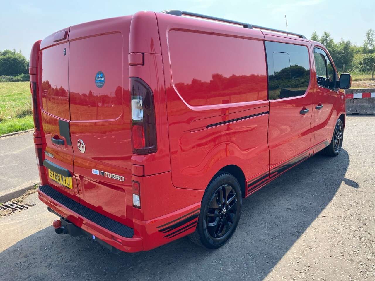 A 2018 VAUXHALL VIVARO 1.6 CDTi 2900 Limited Edition NAV LWB 6 SEAT NO VAT VAN L2 H1 Euro 6 (s/s) A 2018 VAUXHALL VIVARO 1.6 CDTi 2900 Limited Edition NAV LWB 6 SEAT NO VAT VAN L2 H1 Euro 6 (s/s)