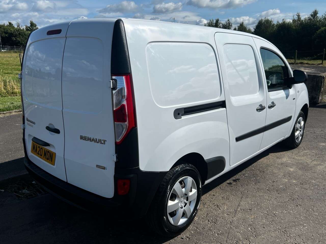 A 2020 RENAULT KANGOO MAXI ZE LL21 33kWh Business NAV NO VAT VAN Electric Auto L3 H1 (i) (60 ps) A 2020 RENAULT KANGOO MAXI ZE LL21 33kWh Business NAV NO VAT VAN Electric Auto L3 H1 (i) (60 ps)