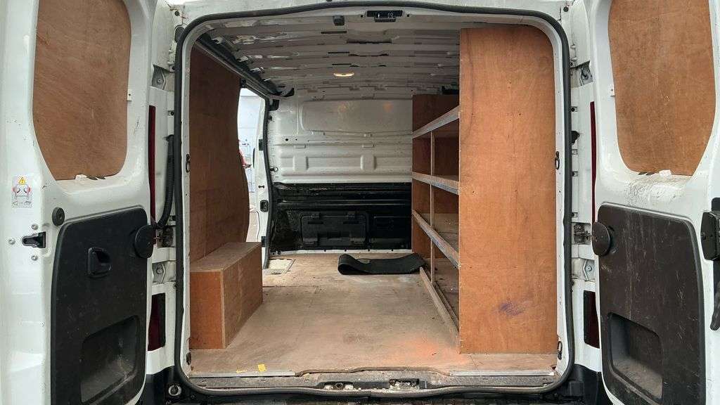 2018 NISSAN NV300 2018 NISSAN NV300