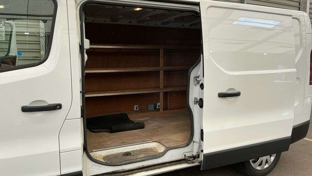 2018 NISSAN NV300 2018 NISSAN NV300