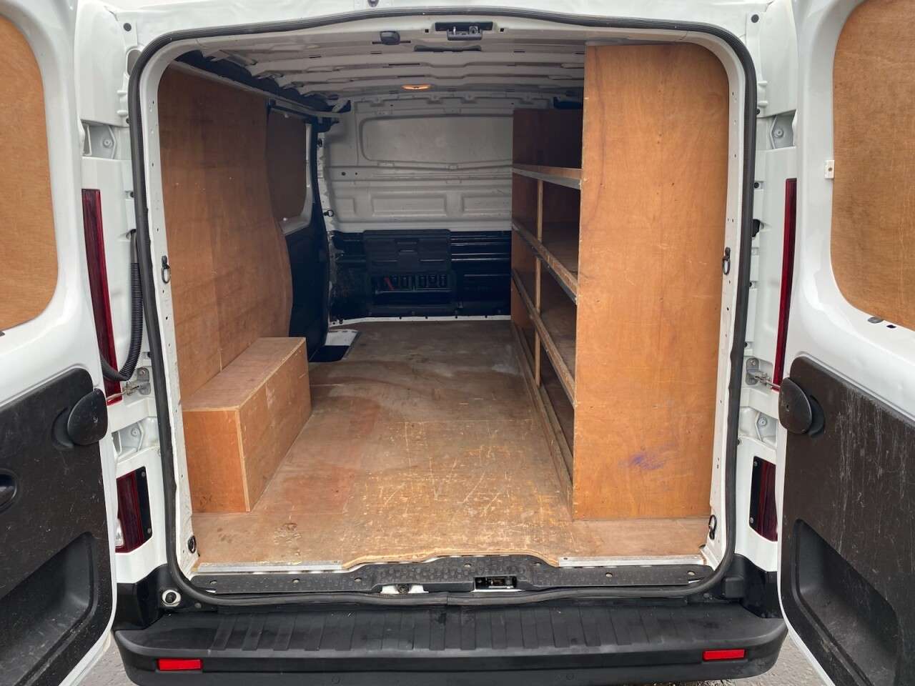 2018 NISSAN NV300 2018 NISSAN NV300