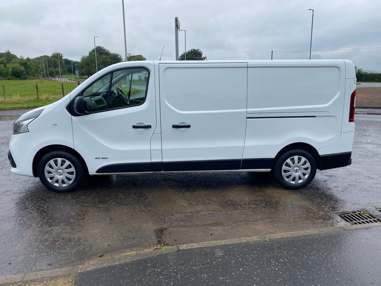 2018 NISSAN NV300 2018 NISSAN NV300