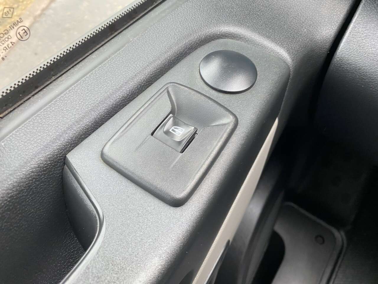 2018 NISSAN NV300 2018 NISSAN NV300