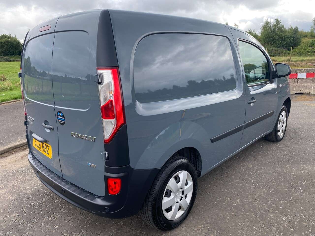 A 2021 RENAULT KANGOO ZE ML20 33kWh Business+ NO VAT Electric Auto MWB (i) (60 ps) A 2021 RENAULT KANGOO ZE ML20 33kWh Business+ NO VAT Electric Auto MWB (i) (60 ps)