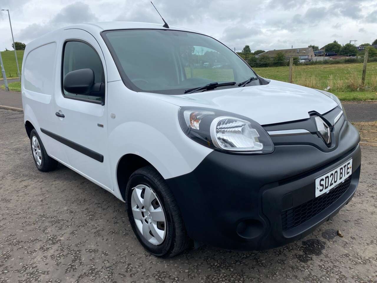 A 2020 RENAULT KANGOO ZE ML20 33kWh Business NO VAT Electric Auto MWB (i) (60 ps) A 2020 RENAULT KANGOO ZE ML20 33kWh Business NO VAT Electric Auto MWB (i) (60 ps)