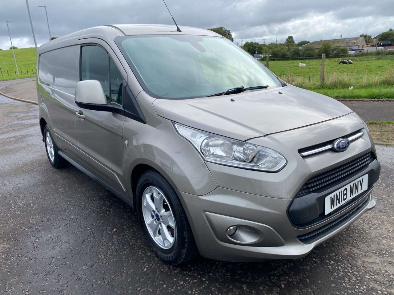 A 2018 FORD TRANSIT CONNECT 1.5 TDCi 240 LIMITED NAV LWB NO VAT VAN L2 118 bhp A 2018 FORD TRANSIT CONNECT 1.5 TDCi 240 LIMITED NAV LWB NO VAT VAN L2 118 bhp