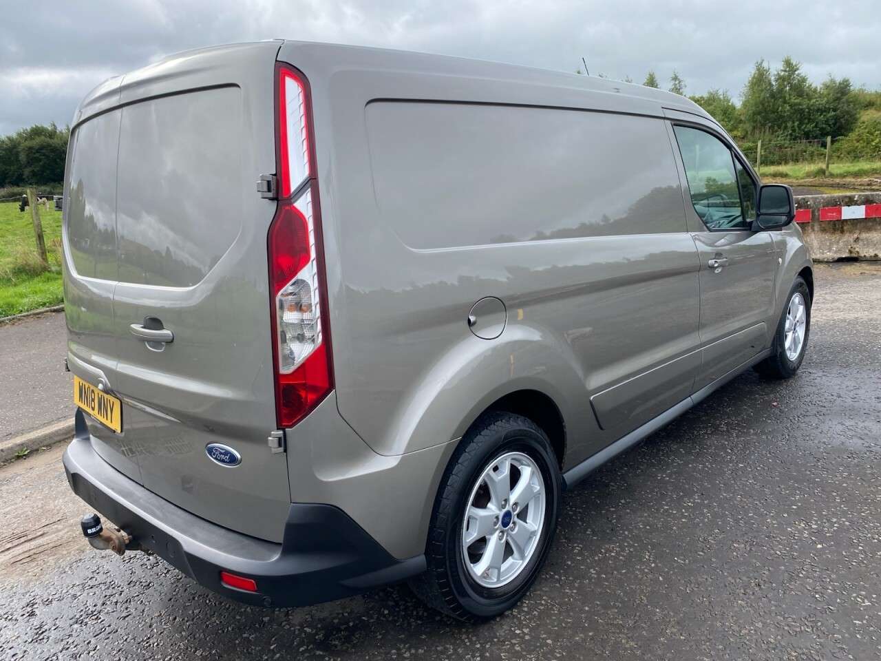 A 2018 FORD TRANSIT CONNECT 1.5 TDCi 240 LIMITED NAV LWB NO VAT VAN L2 118 bhp A 2018 FORD TRANSIT CONNECT 1.5 TDCi 240 LIMITED NAV LWB NO VAT VAN L2 118 bhp
