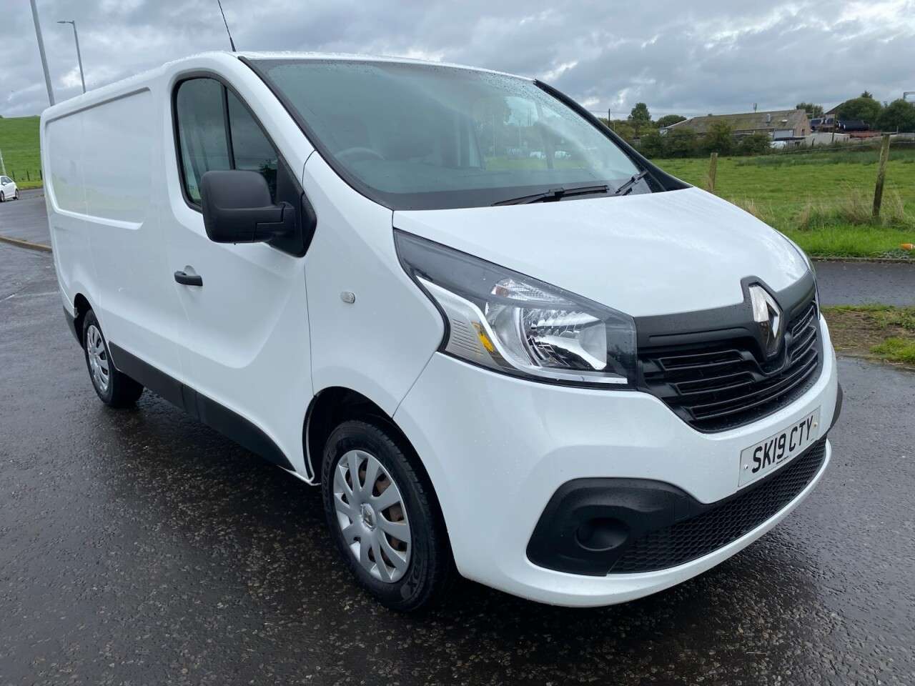 A 2019 RENAULT TRAFIC 1.6 dCi 27 BUSINESS+ NO VAT SWB VAN Euro 6 (120 ps) IMMACULATE CONDITION A 2019 RENAULT TRAFIC 1.6 dCi 27 BUSINESS+ NO VAT SWB VAN Euro 6 (120 ps) IMMACULATE CONDITION