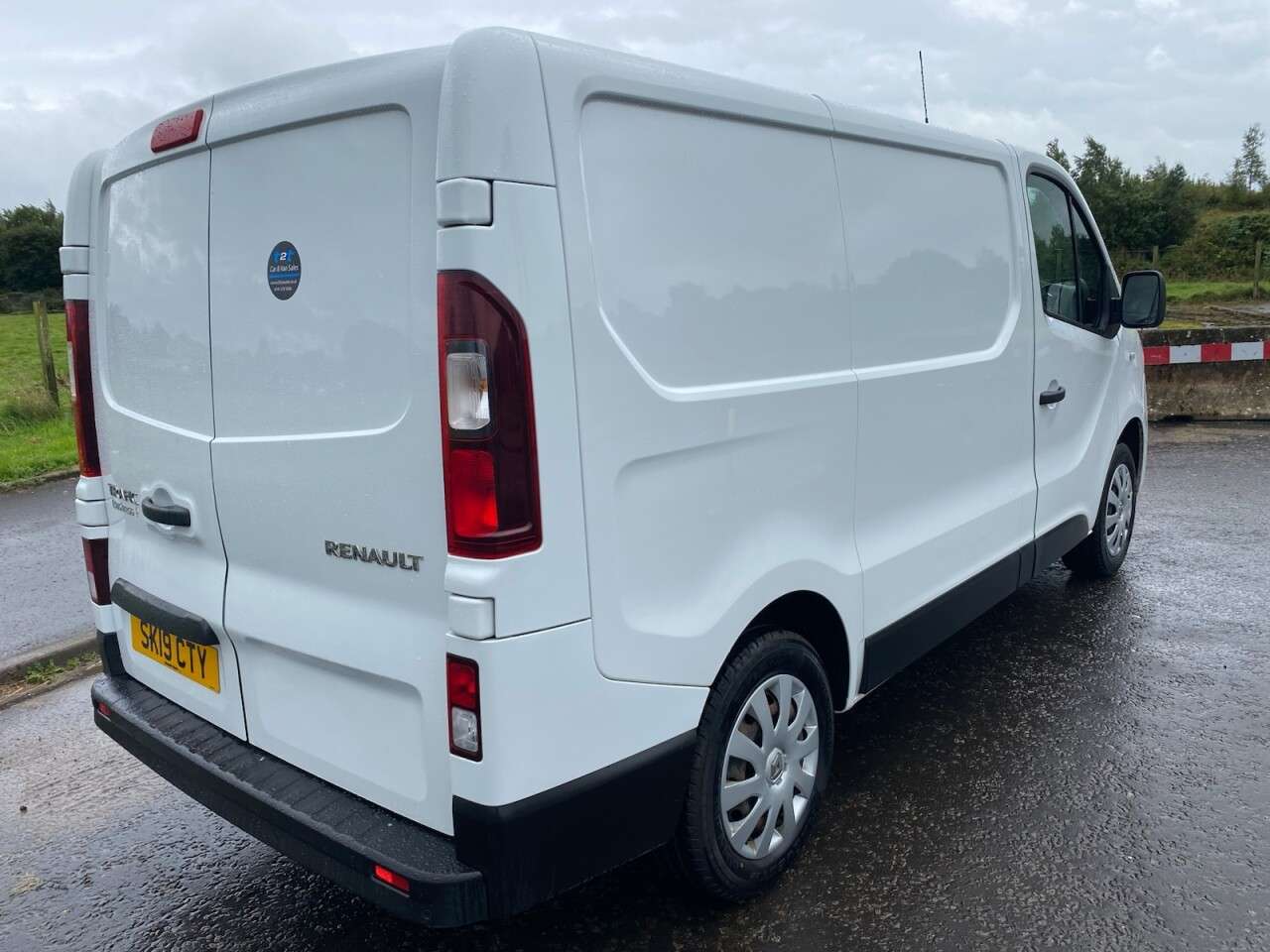 A 2019 RENAULT TRAFIC 1.6 dCi 27 BUSINESS+ NO VAT SWB VAN Euro 6 (120 ps) IMMACULATE CONDITION A 2019 RENAULT TRAFIC 1.6 dCi 27 BUSINESS+ NO VAT SWB VAN Euro 6 (120 ps) IMMACULATE CONDITION